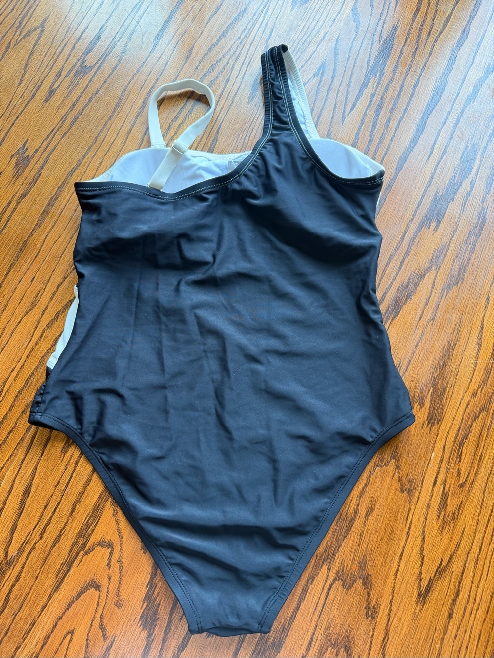 Cupshe Colorblock One-Shoulder One-Piece Swimsuit in Cream, Gray & Black 14 NWT - Picture 6 of 12